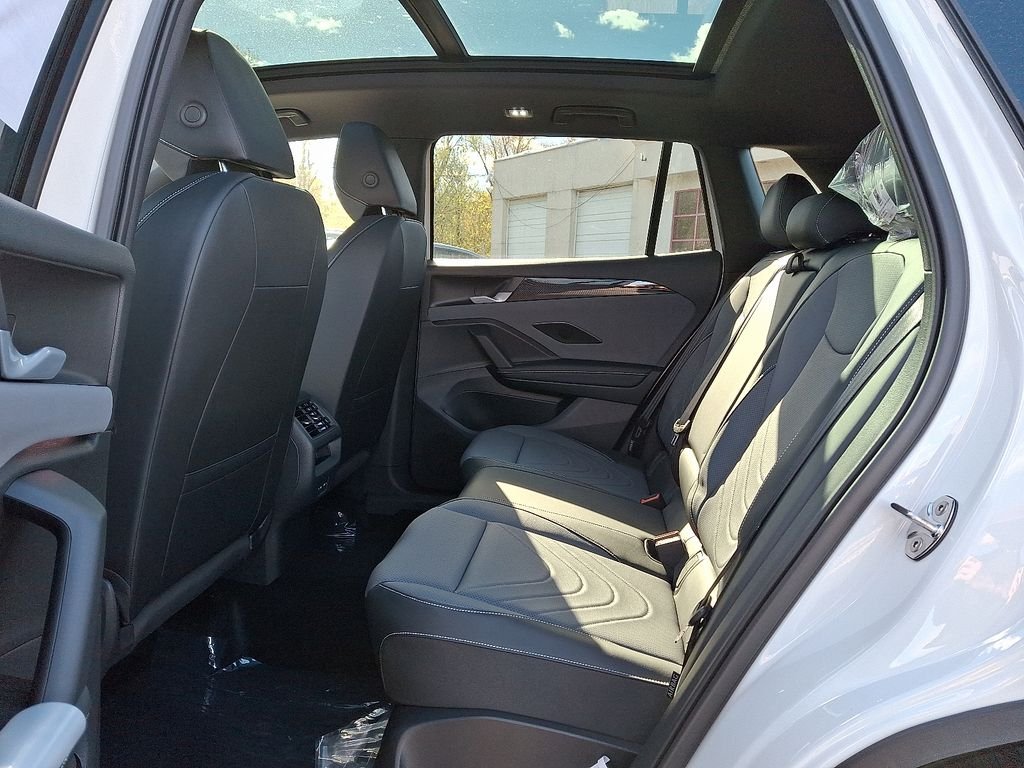 2026 Volkswagen Tiguan SE R-LINE BLACK - Photo 5