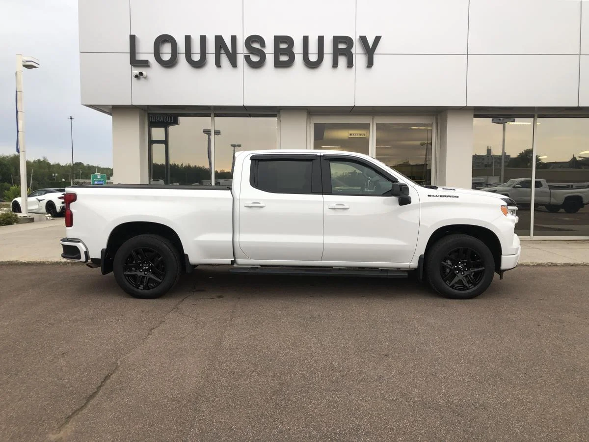 Used 2024 White Chevrolet 4WD Crew Cab 157" RST image 2