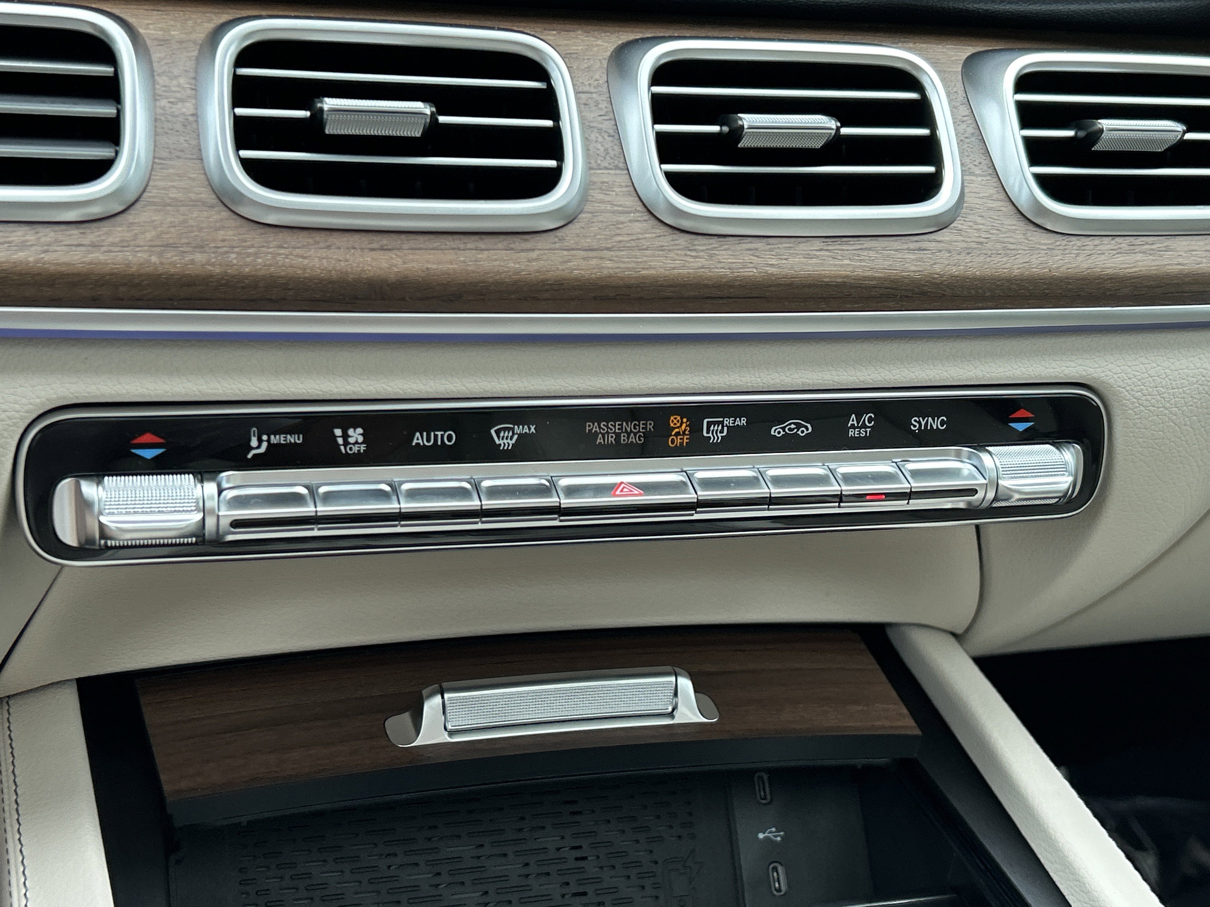 New 2026 Polar White Mercedes-Benz GLE 450 4MATIC® SUV image 29