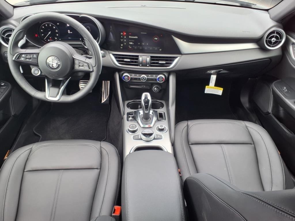 2025 Alfa Romeo Giulia Base - Photo 25