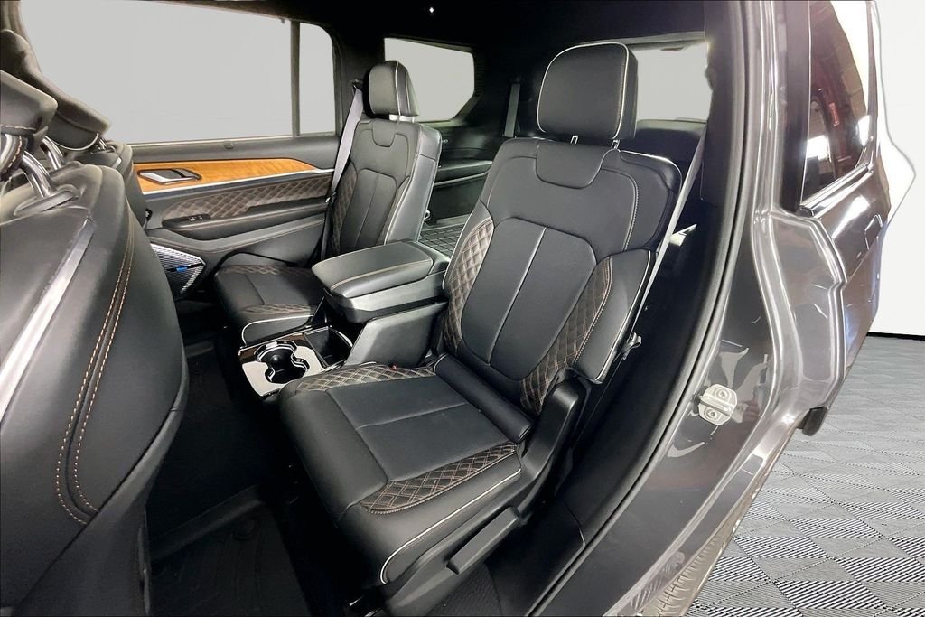 Used 2023 Gray Jeep Summit image 20
