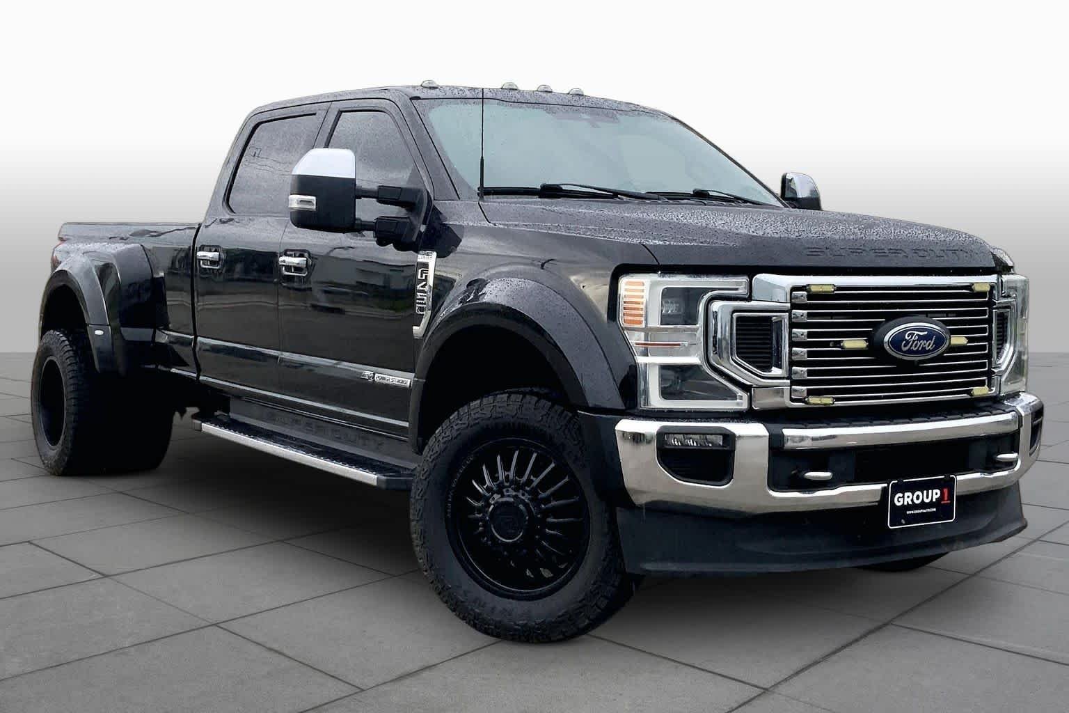 Used 2022 Agate Black Metallic Ford F-450 Pickup LARIAT image 2