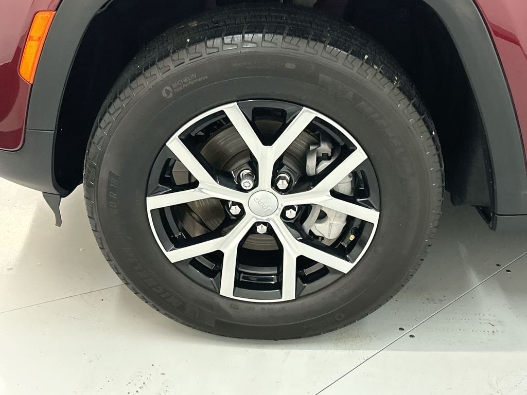 Used 2025 Velvet Jeep Limited image 10