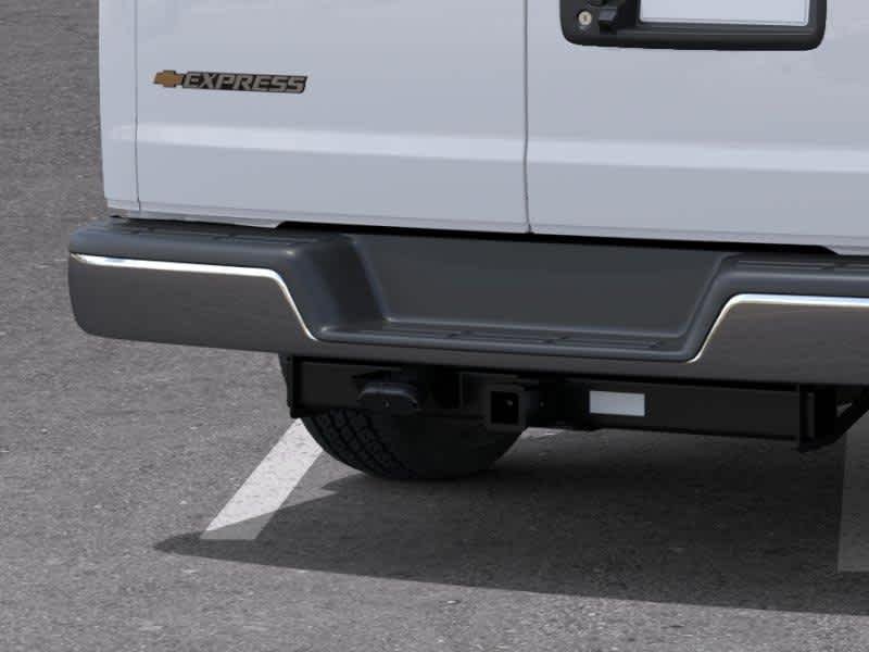 New 2026 Summit White Chevrolet WT image 14