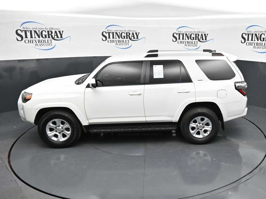 Used 2020 White Toyota SR5 image 21