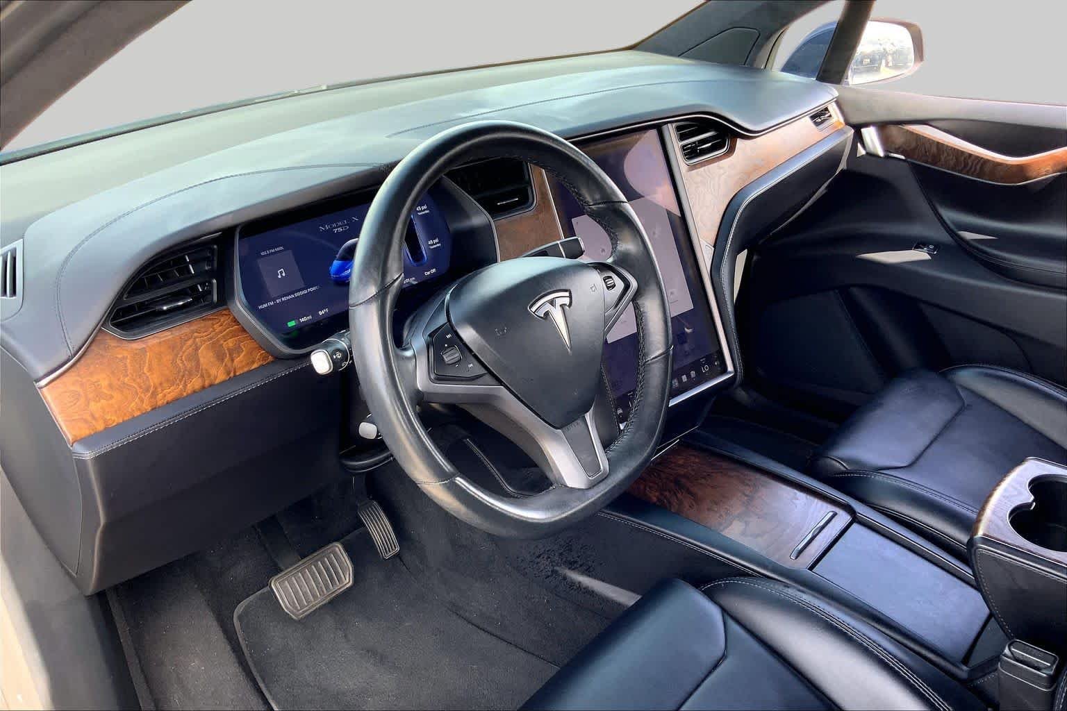Used 2018 Deep Blue Metallic Tesla 75D image 16