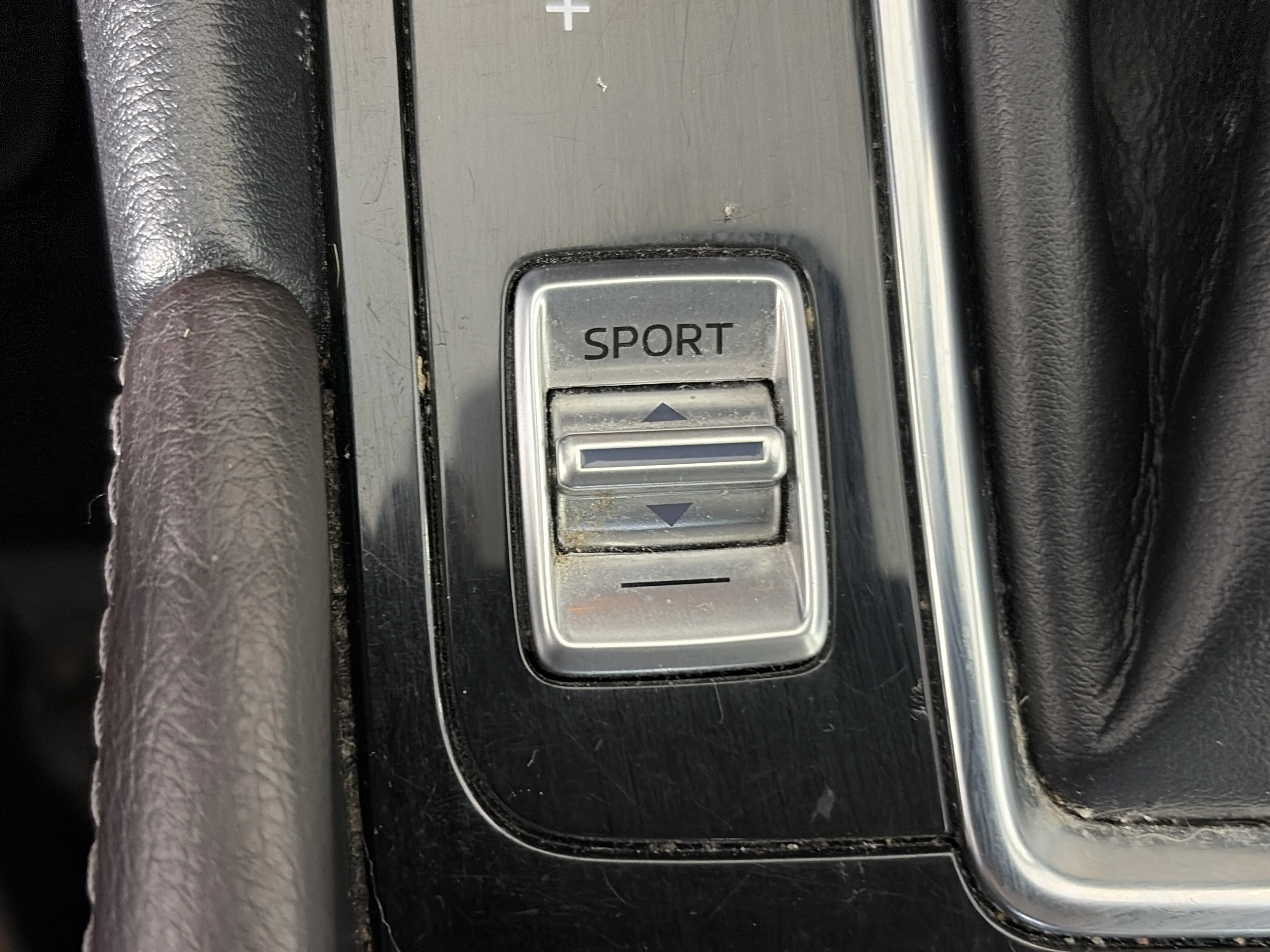 Used 2018 Sonic Silver Metallic Mazda Touring image 25