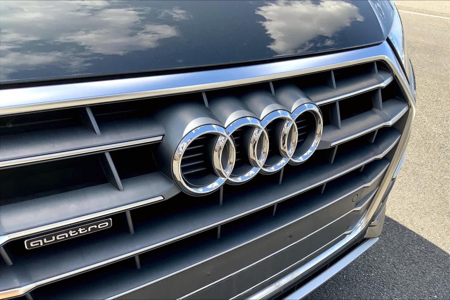Used 2018 Manhattan Gray Metallic Audi Tech Premium Plus image 32