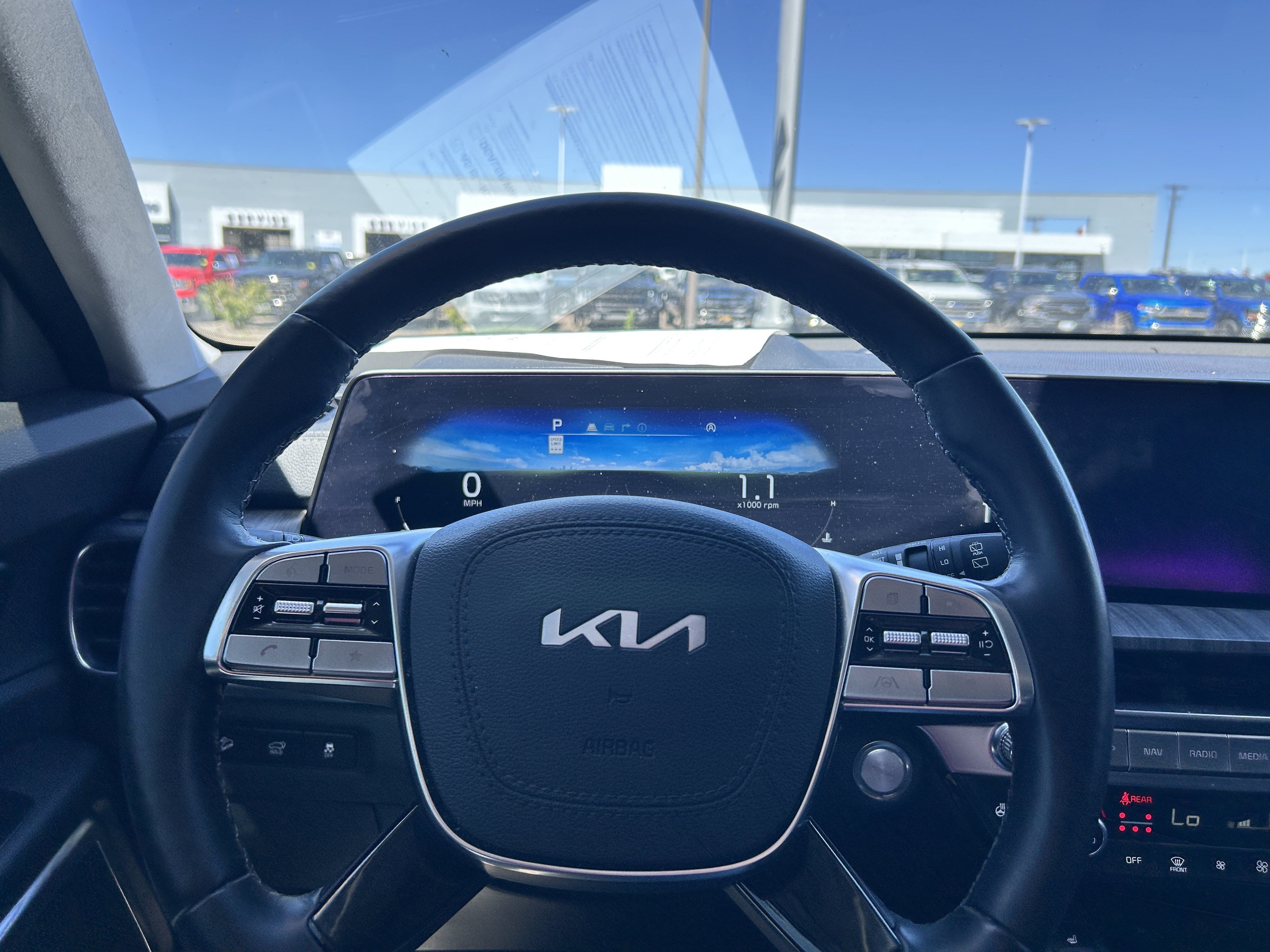 Used 2024 Glacial White Pearl Kia SX Prestige image 18