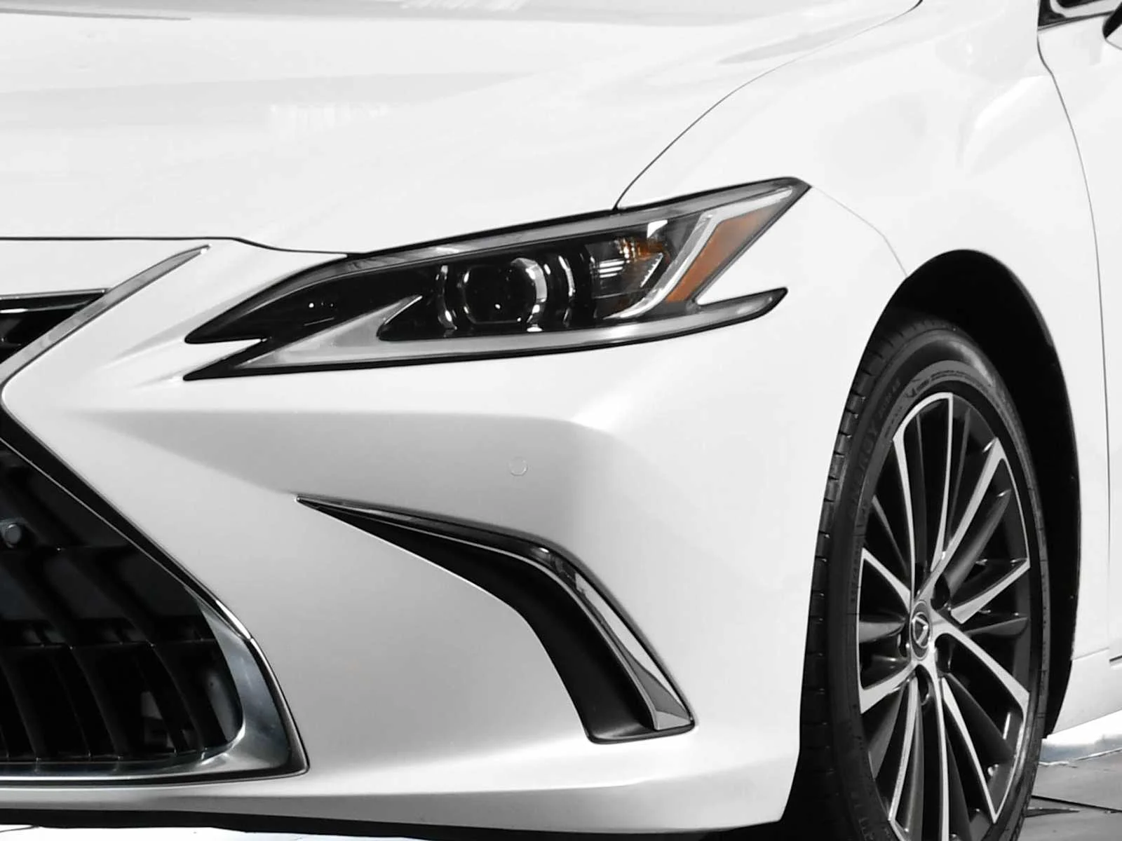 Certified Used 2023 EMINENT WHITE PEARL Lexus  image 11