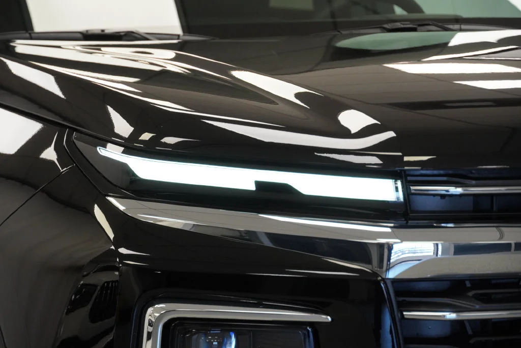 New 2027 Mosaic Black Metallic Chevrolet LT image 9