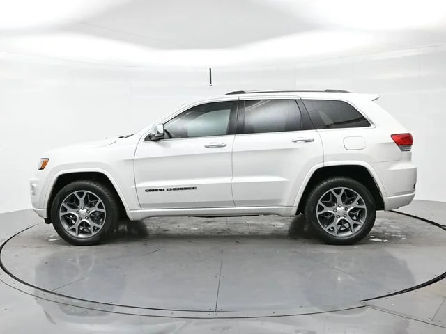 Used 2019 Ivory 3-coat Jeep Overland image 4