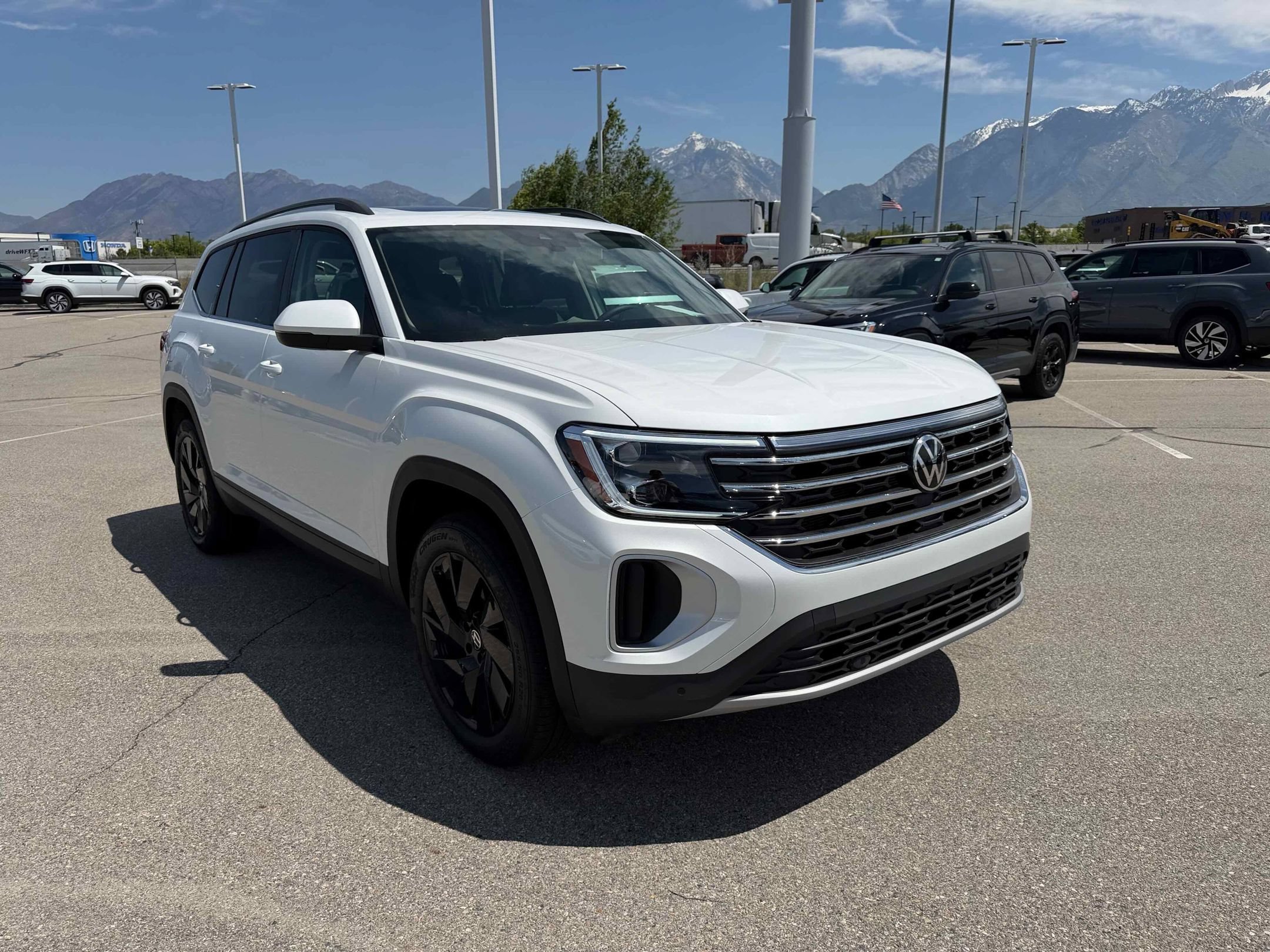 New 2026 Opal White Volkswagen 2.0T SE w/Technology image 10