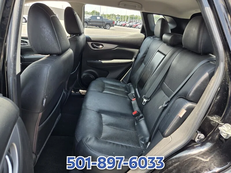 Used 2020 Magnetic Black Pearl NISSAN FWD SL image 10