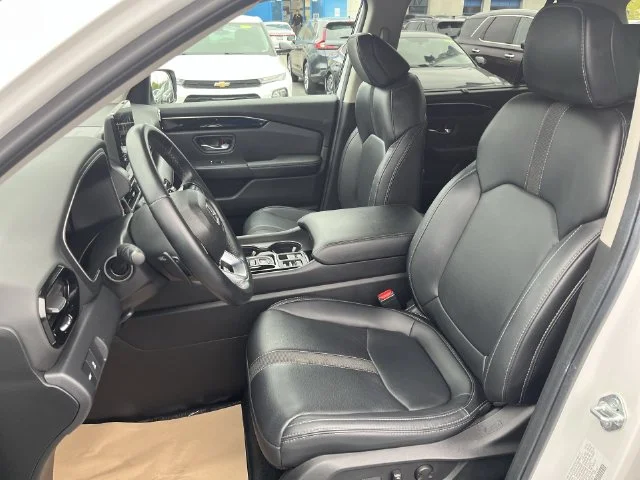 Used 2025 White Honda EX-L image 22