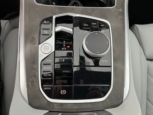 New 2026 White BMW sDrive40i image 31