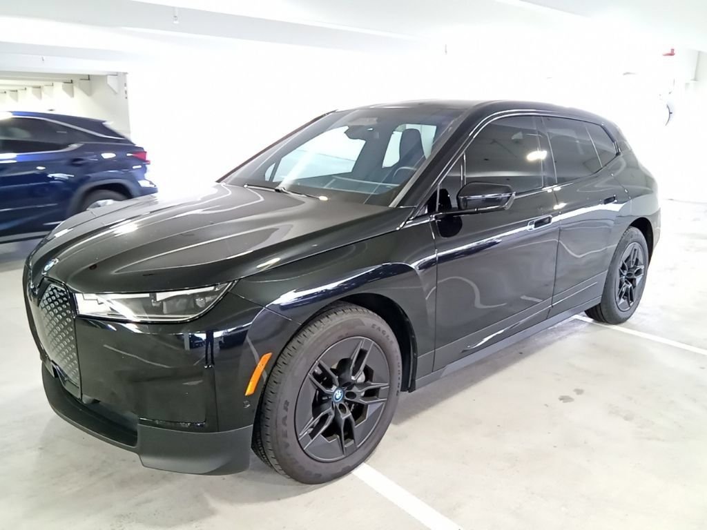 2024 BMW iX xDrive50's photo