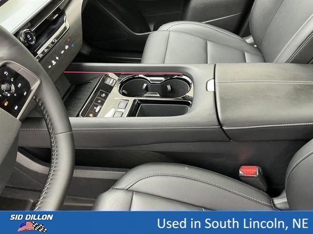 Used 2025 Everest White Pearl Tricoat Nissan SL image 14