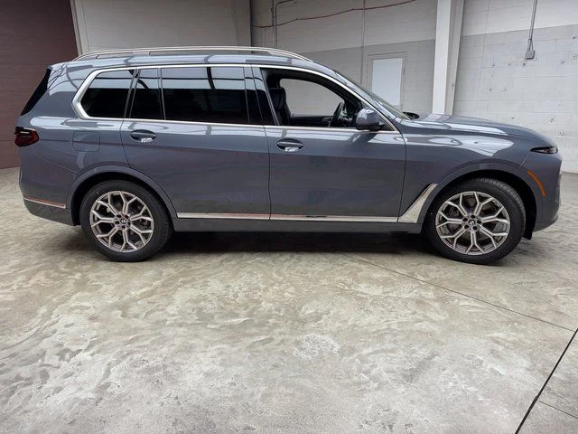 Used 2026 Brown BMW xDrive40i image 6