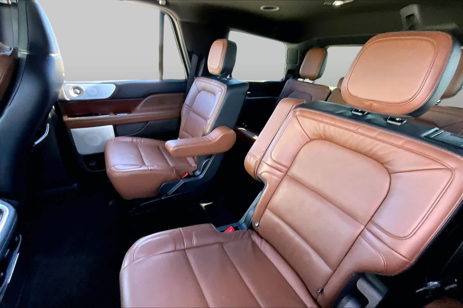 Used 2023 Pristine White Lincoln Reserve image 19