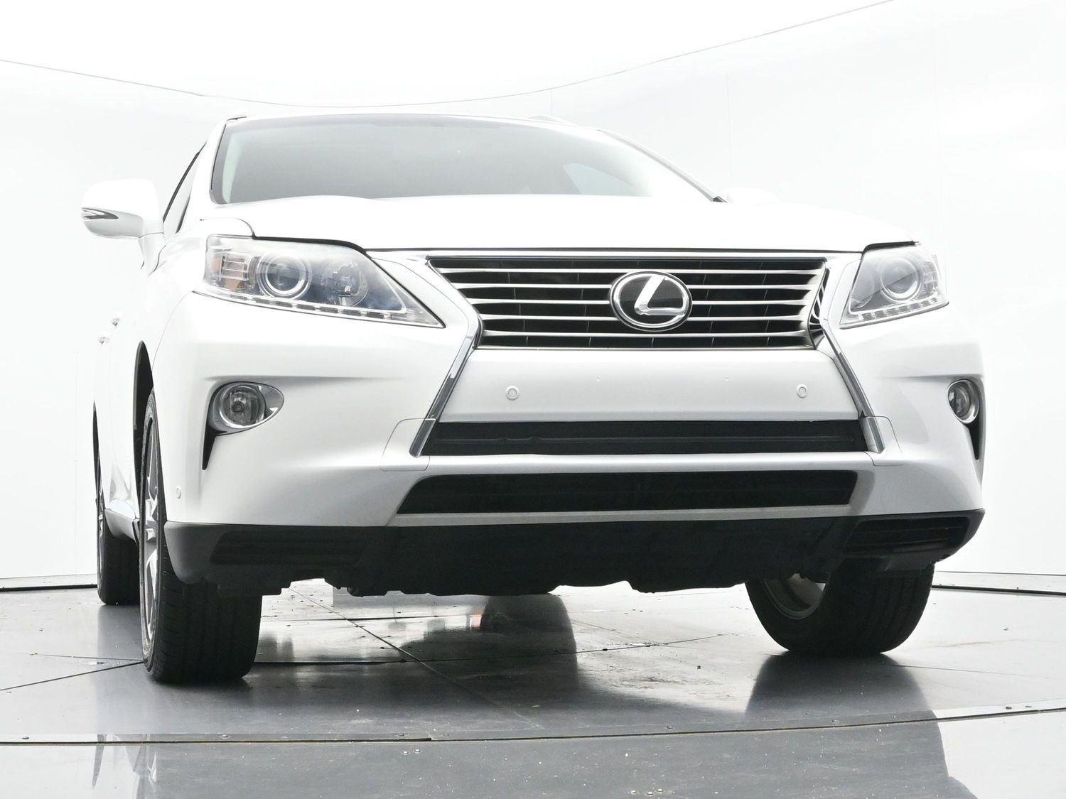 Used 2015 Starfire Pearl Lexus Base image 42
