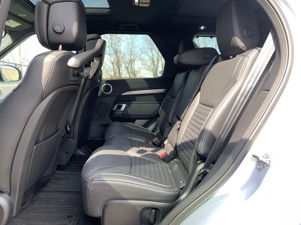 Used 2024 Silver Land Rover Dynamic SE image 17