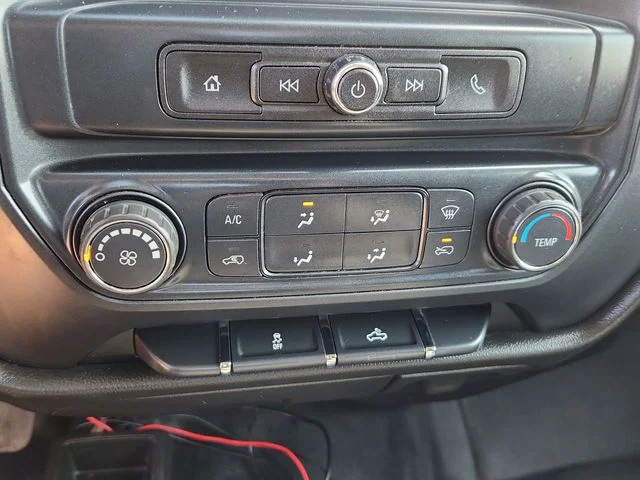 Used 2018 Silver GMC Base image 35