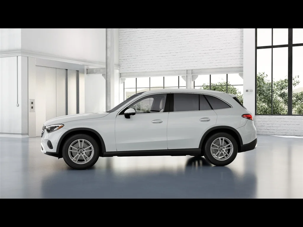 New 2026 MANUFAKTUR Moonlight White Metallic Mercedes-Benz GLC 300 image 30