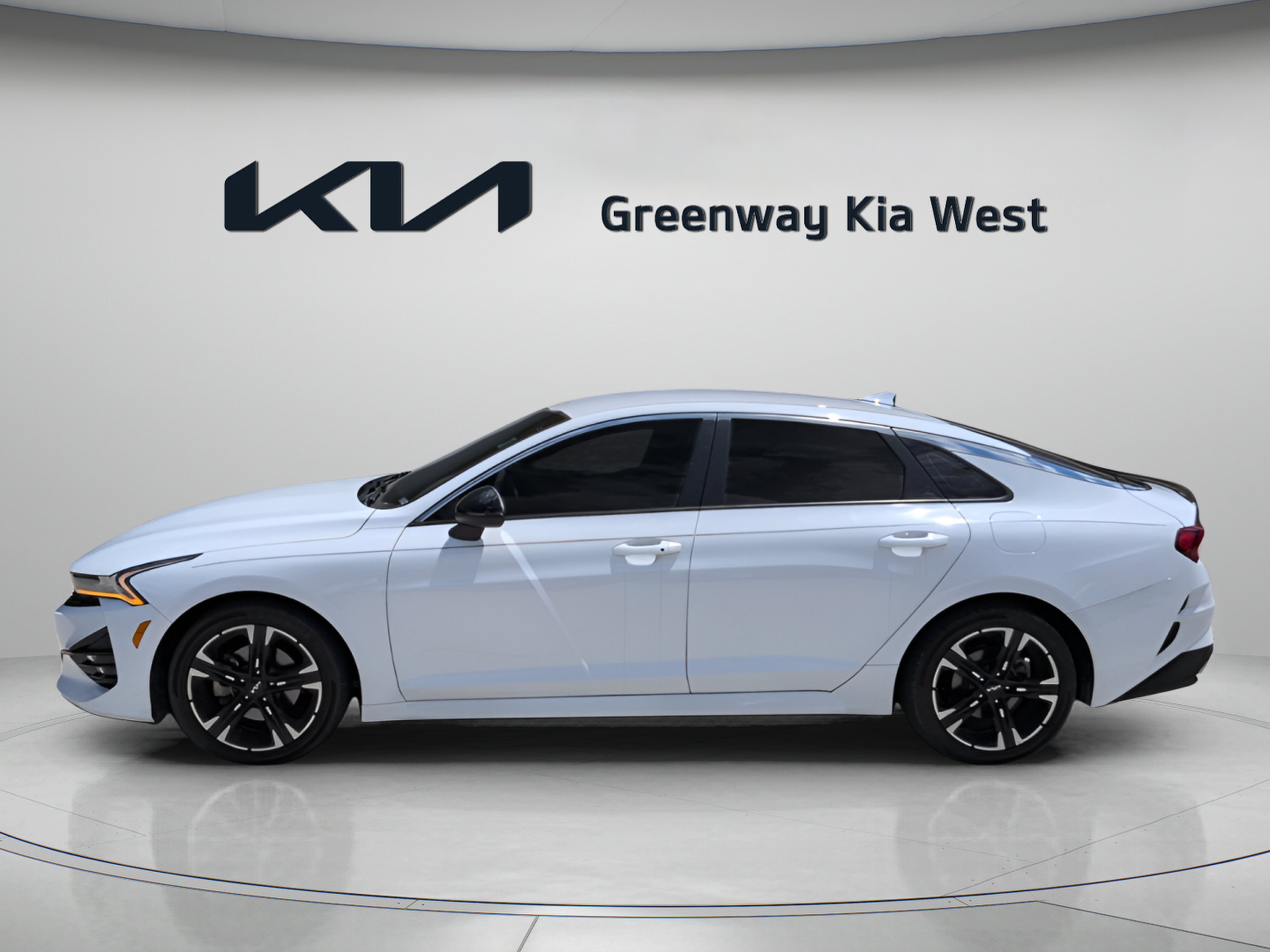 Certified Used 2022 Glacial White Pearl Kia GT-Line image 5