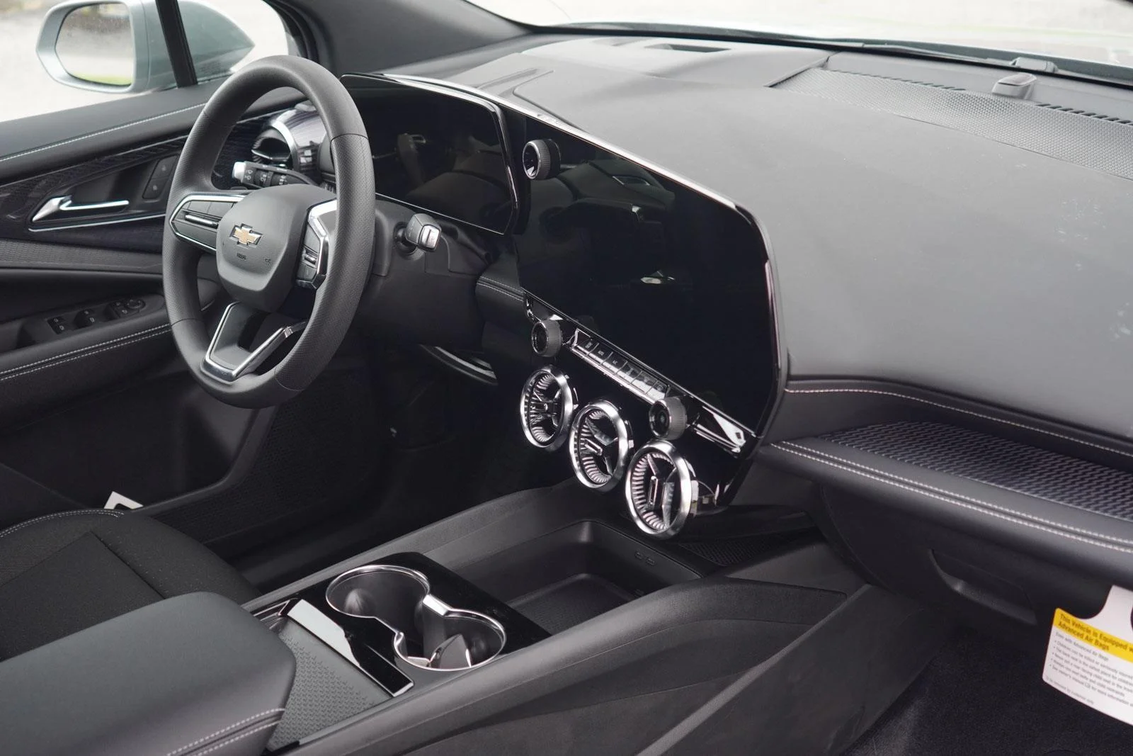 New 2025 Sterling Gray Metallic Chevrolet LT image 27