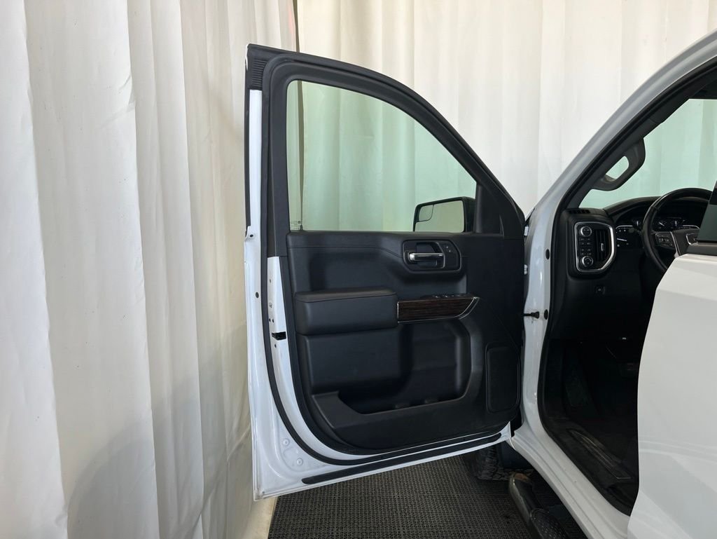 Used 2021 White GMC Elevation image 12