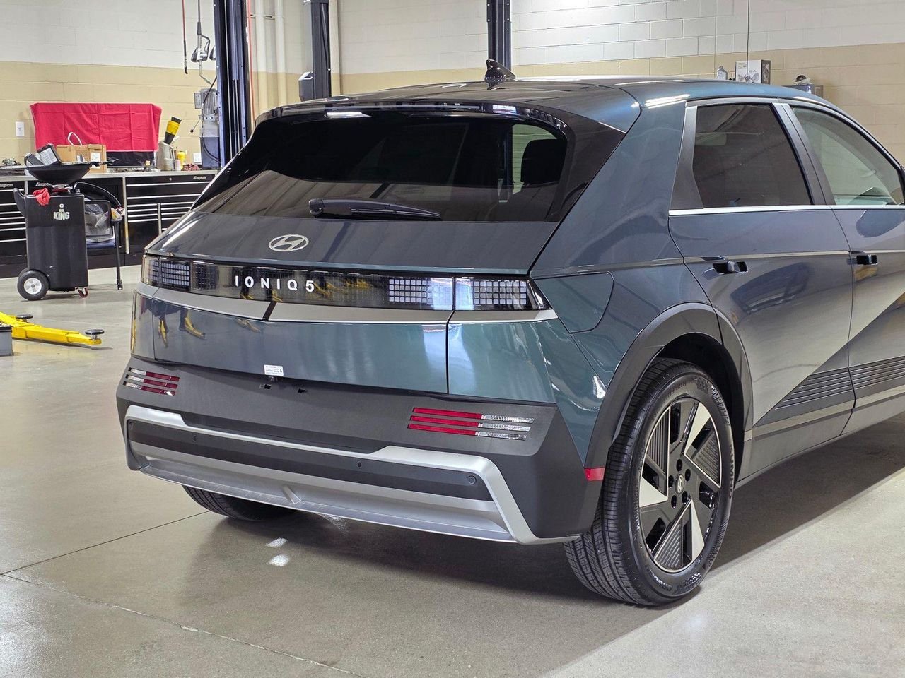 New 2026 Digital Teal Hyundai SEL image 11