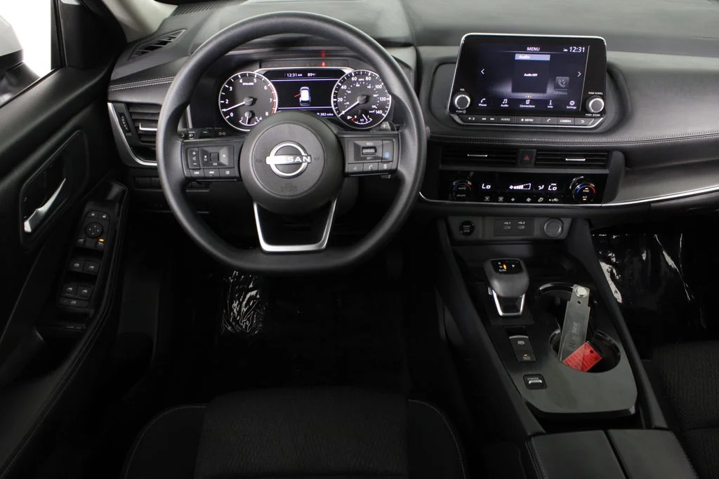 2024 Nissan Rogue SV - Photo 7