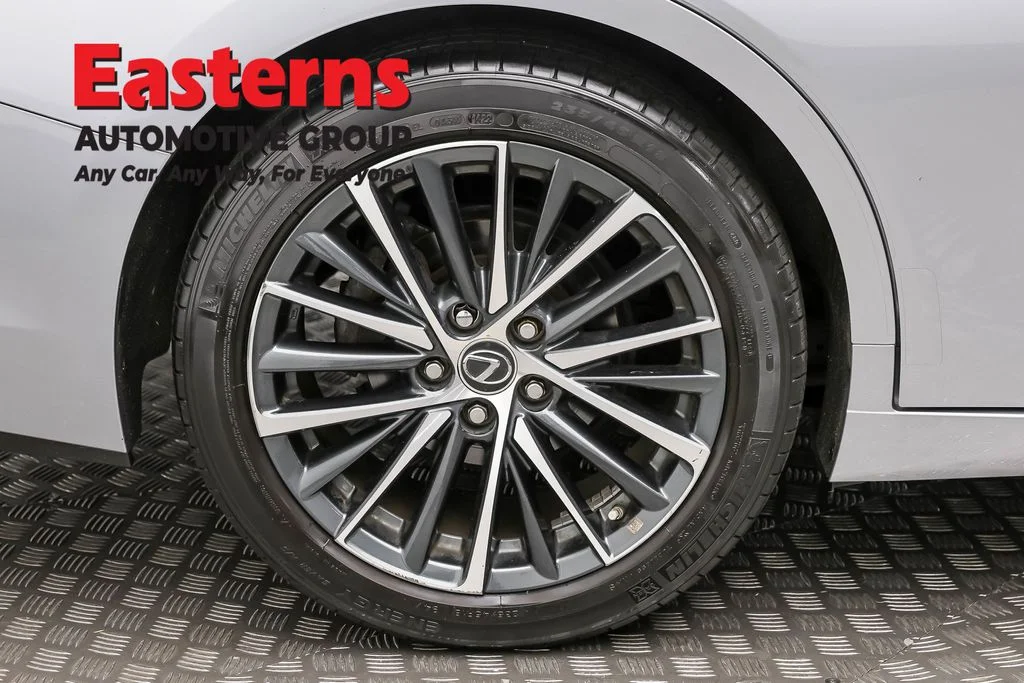 Used 2022 Silver Lexus 350 image 26