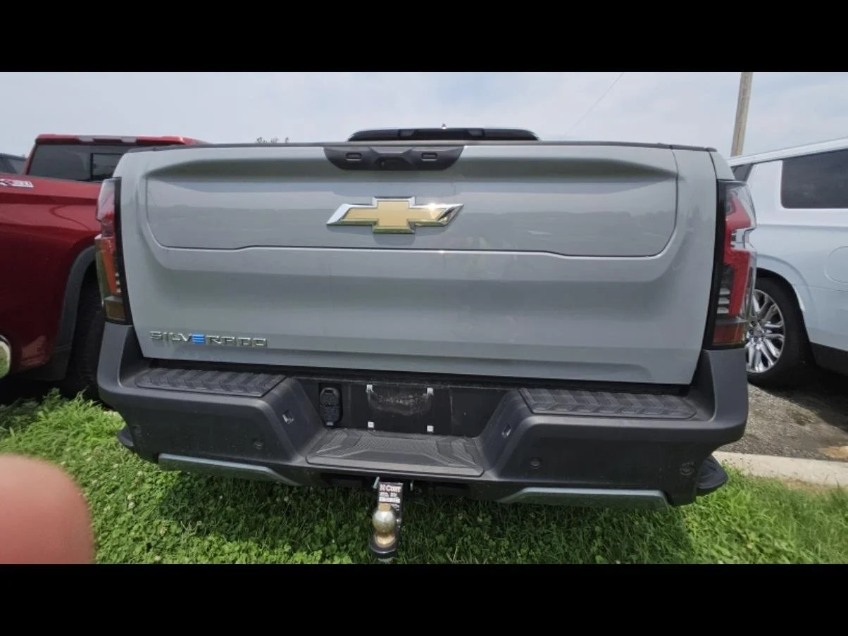 Used 2025 Slate Gray Metallic Chevrolet LT - Extended Range image 19