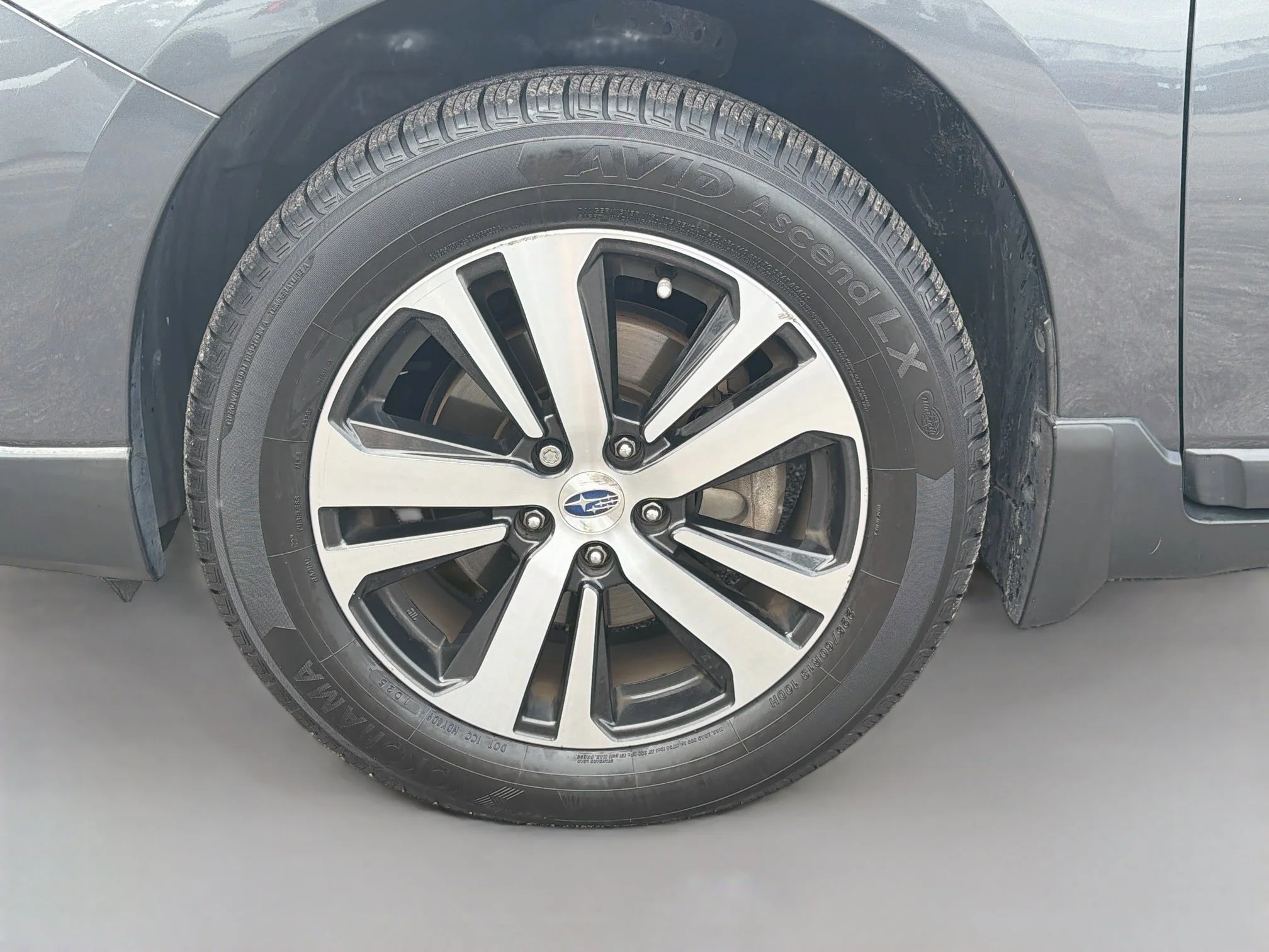 Used 2018 Magnetite Gray Metallic Subaru Limited image 40