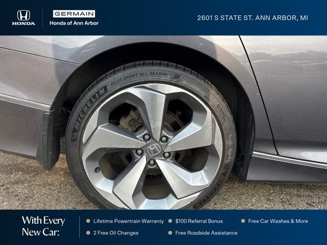 Used 2018 Modern Steel Metallic Honda Touring 2.0T image 9