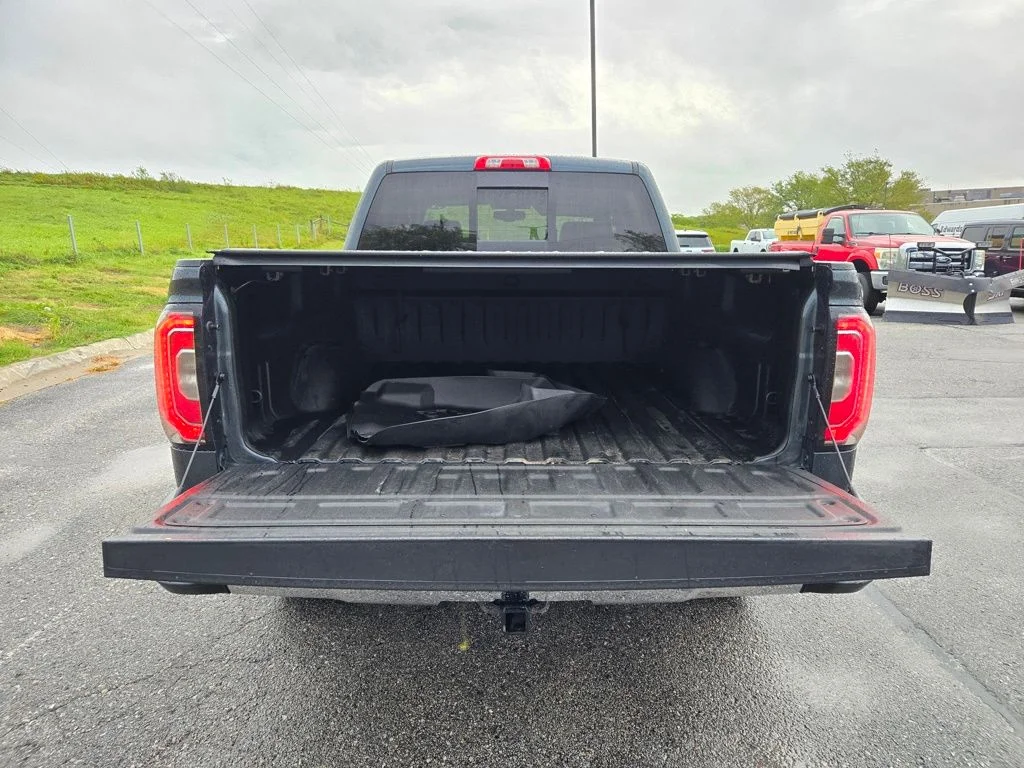 Used 2018 Gray GMC SLT image 31