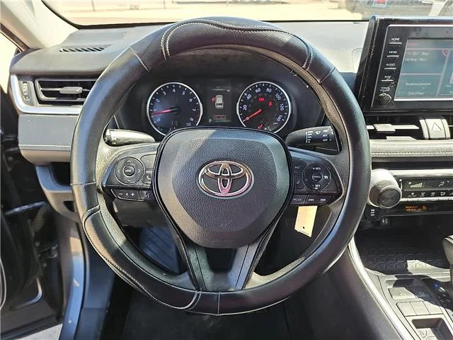 Used 2019 Silver Sky Metallic Toyota LE Front-wheel Drive image 14
