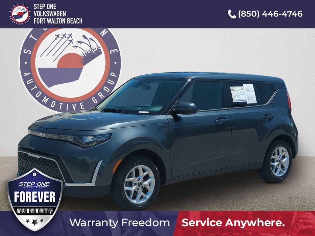 Used 2025  Kia LX image 1