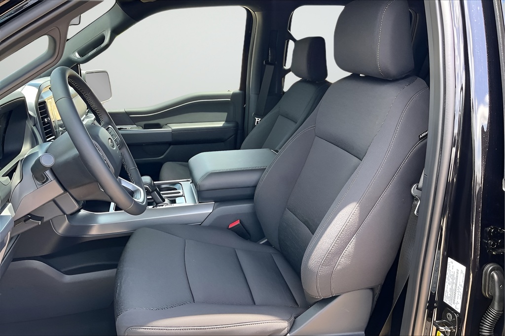 New 2026 Agate Black Metallic Ford XLT image 10