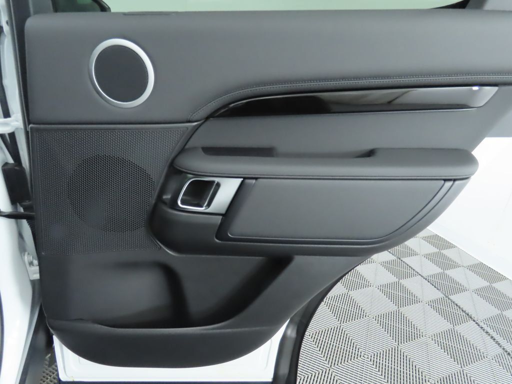 Used 2025 Fuji White Land Rover S image 28