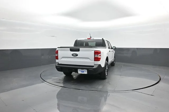 New 2026 Oxford White Ford XLT image 7