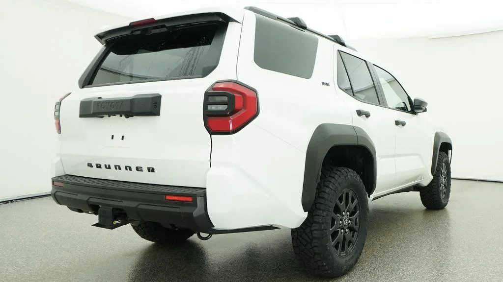 New 2026 Ice Cap Toyota SR5 image 7