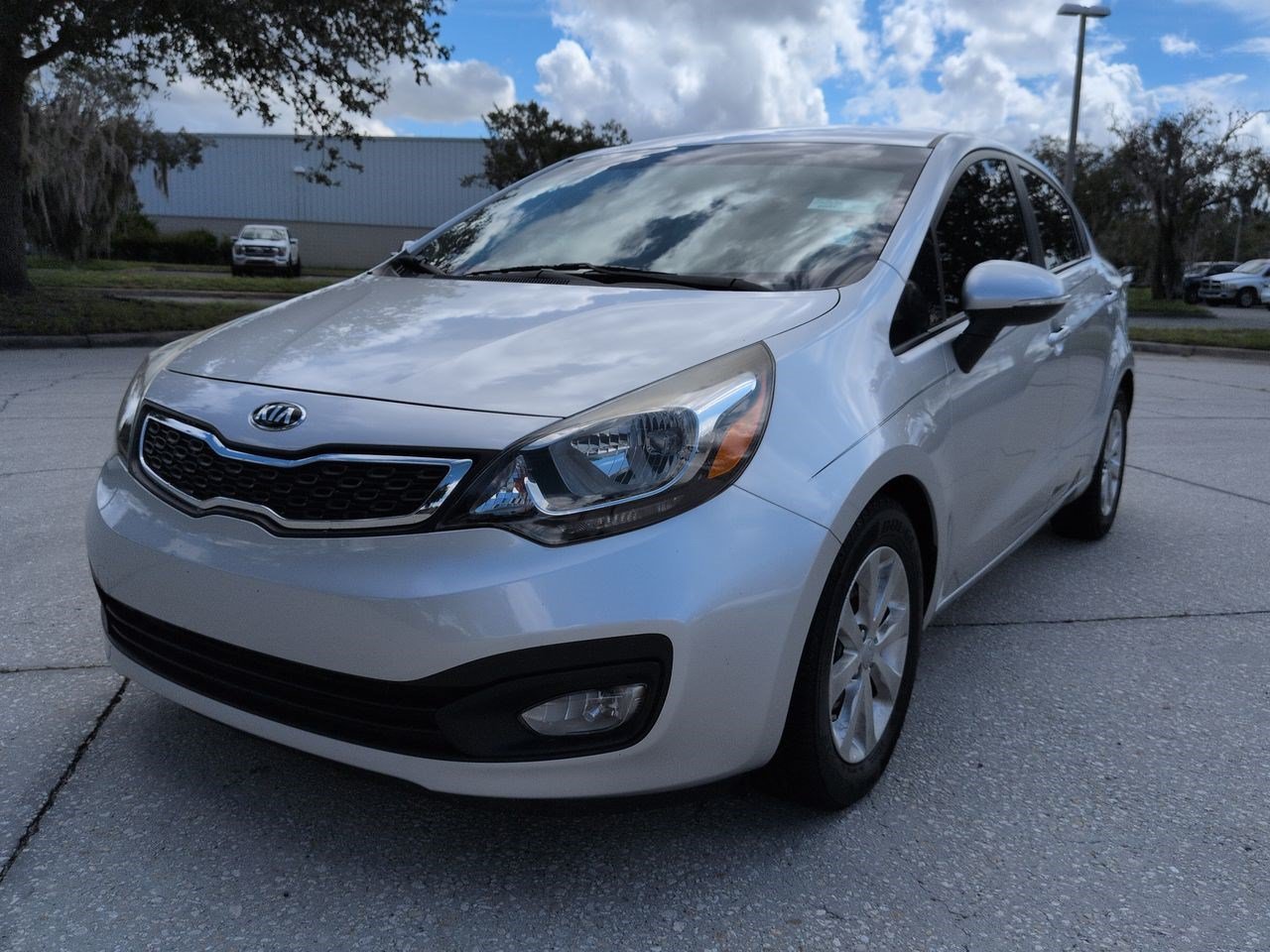 Used 2014 Bright Silver Kia EX image 9