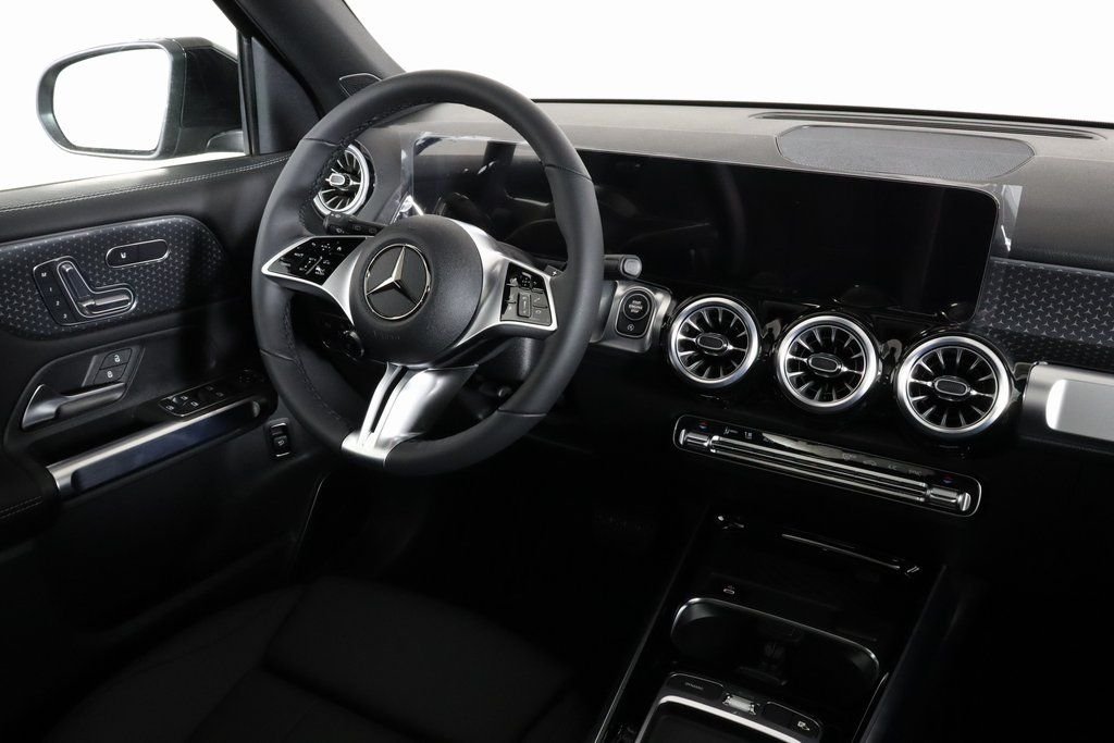 Used 2025 Black Mercedes-Benz GLB 250 image 3