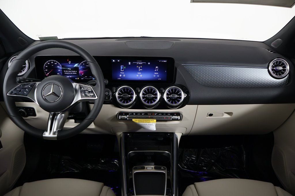 New 2026 Night Black Mercedes-Benz GLA 250 image 4