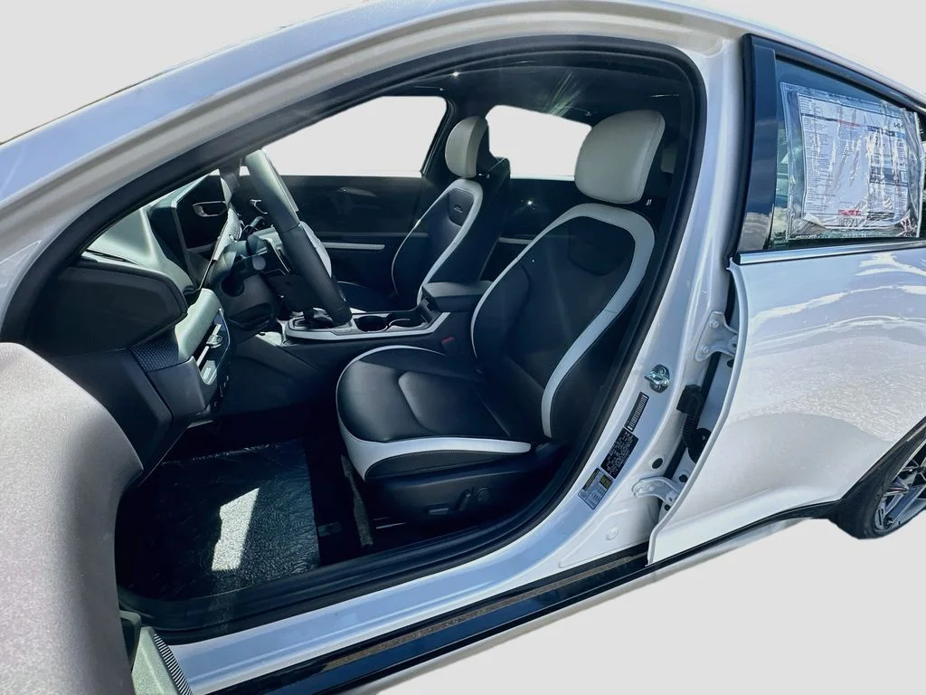 New 2026 Snow White Pearl Kia GT-Line image 20