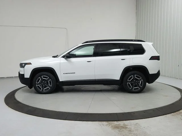 New 2026 Bright White Clear-Coat Exterior Paint Jeep Laredo image 4