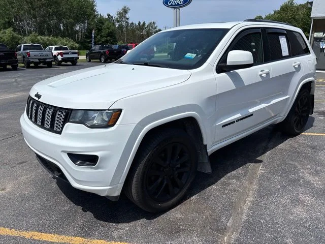 Used 2019 Bright White Clearcoat Jeep Altitude image 3
